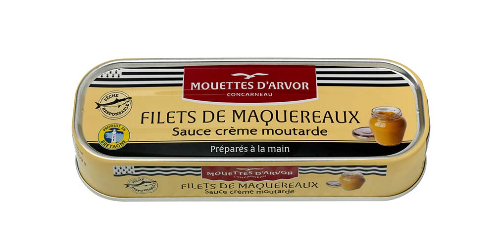 Image of the front of a tin of Mouettes d'Arvor Filets de Maquereaux Sauce creme moutarde (Mackerel Filets with Mustard Cream sauce)