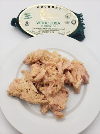 Image of Conservas de Cambados white tuna in olive oil on plate