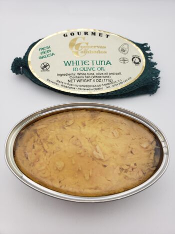 Image of Conservas de Cambados white tuna in olive oil open tin