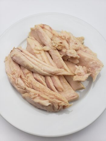 Image of Conservas de Cambados white tuna belly in olive oil on plate