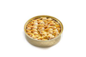Image of an open tin of Güeyu Mar Chargrilled Cockles