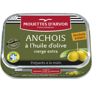 Image of the front of the Mouettes d'Arvor whole anchovies in olive oil.