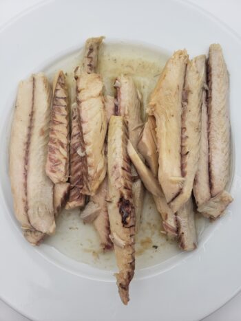 Image of Ortiz mackerel in jar filets on plate