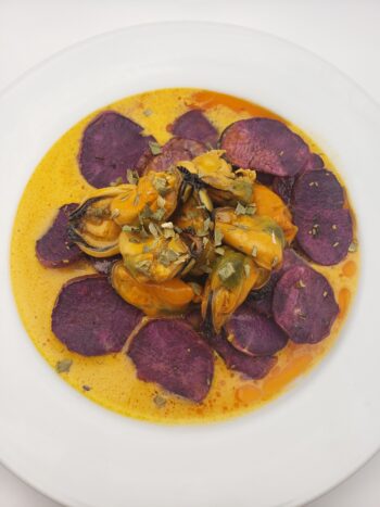 Image of Yurrita musselsin escabeche 8/12 plated with roasted purple sweet potato