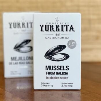 Image of the front of the packaging for Yurrita Mussels in Pickled Sauce (Mejillones en Escabeche) 8/12