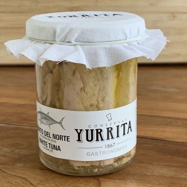 Image of the front of a jar of Yurrita White Tuna in Olive Oil