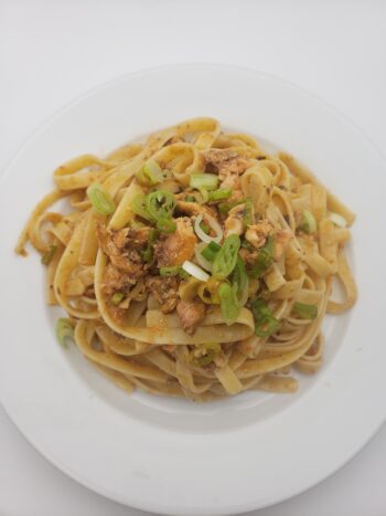 Image of Jose Gourmet sardines in tomato sauce with fettuccine and scallions