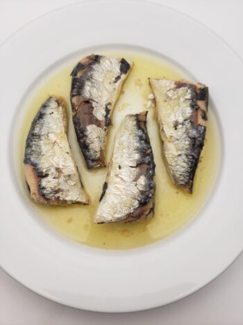 Image of Nuri sardines in olive oil on plate