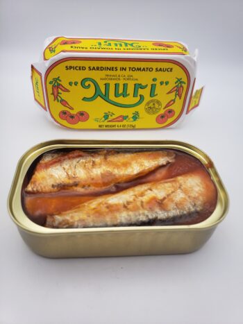 Image of Nuri sardines in spiced tomato sauce open tin