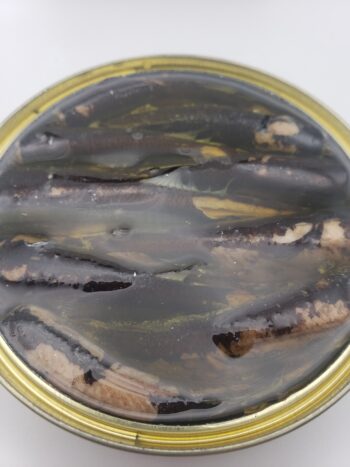 Image of Ramon Pena garfish close up open tin