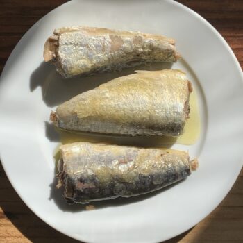 Image of the plated contents of a tin of José Gourmet Sardines in Extra Virgin Olive Oil