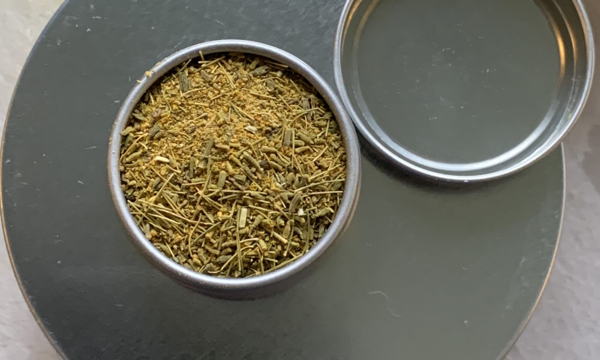 Image of a tin of Dill Pollen