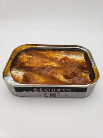 Image of Jacques Gonidec sardines with sundried tomatoes open tin