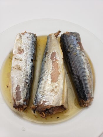 Image of Jose Gourmet small mackerel on plate