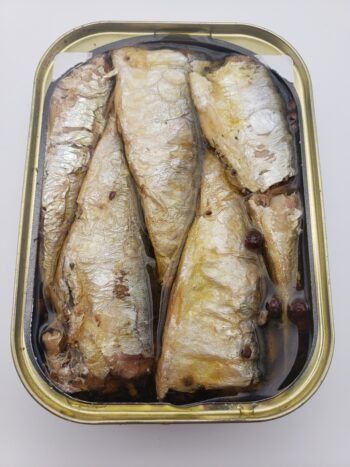 Image of les mouettes d'arvour sardines with sichuan peppercorns open tin