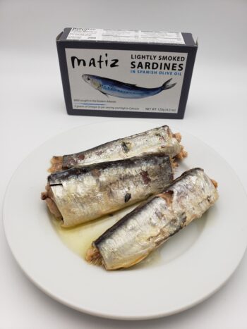 Image of Matiz lightly smoked sardines on plate