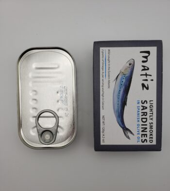 Image of Matiz lightly smoked sardines out ofbox