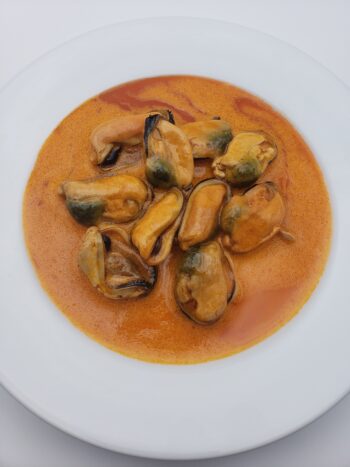 Image of Jose Gourmet mussels in escabeche on plate