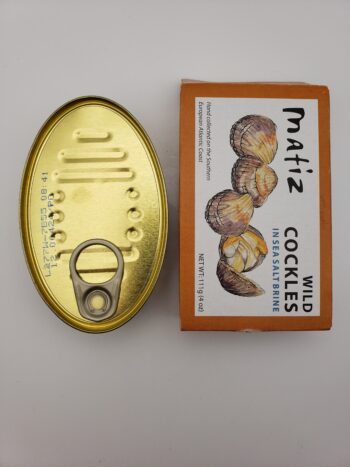 Image of Matiz cockles in sea salt brine tin out of box