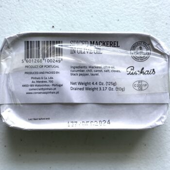 Image of the back of a tin of Nuri Spiced Mackerel in Olive Oil