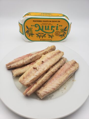Image of Nuri mackerel in olive oil on plate