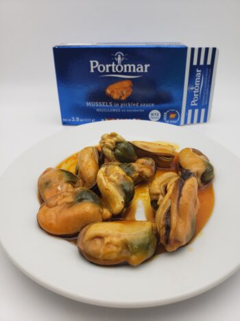 Image of Portomar mussels in escabeche on plate