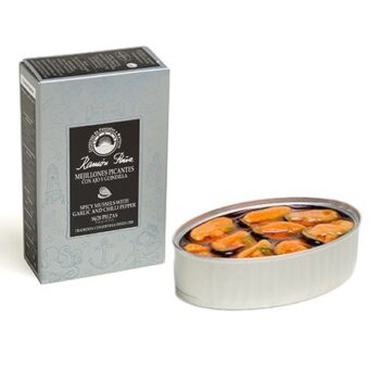 Images of the front of a package and an open tin of Ramón Peña Spicy Mussels with Garlic and Chilli Pepper 16/20