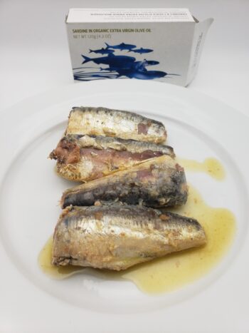 Image of Maria Organic sardines in olive oil on plate