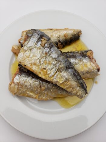 Image of Mouettes d'arvor boneless sardines on plate