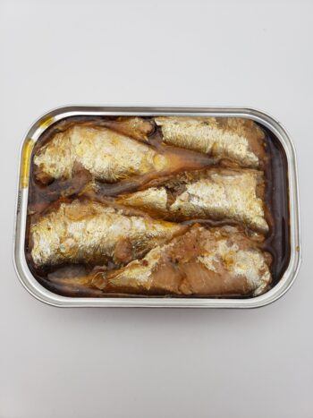 Image of Mouette d'arvor sardines with piment d'espelette open tin