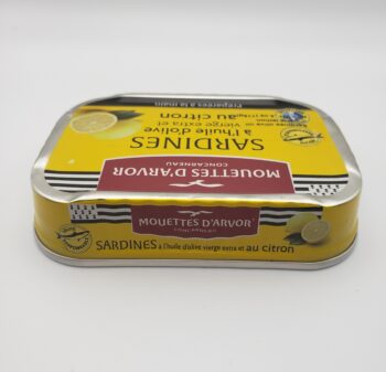 Image of Les Mouettes d'Arvor Sardines with lemon side of tin