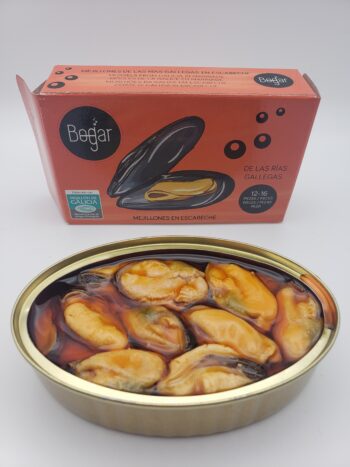 Image of Bogar mussels in escabeche open tin