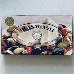 Image of the front of a package of Olasagasti Lomo de atún con pisto mediterráneo (Tuna Fillet with Mediterranean Ratatouille (Pisto))