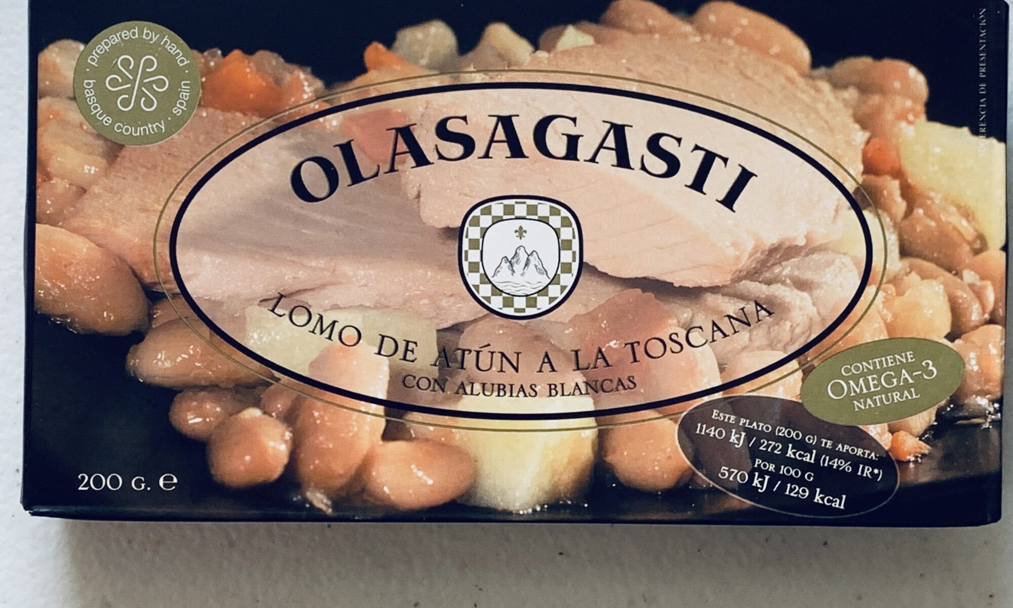 Image of the front of package of Olasagasti Lomo de atún a la toscana, con alubias blancas (Tuna Fillet a la Toscana (with white bean stew))