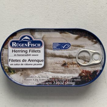 Image of the front of a tin of Rügen Fisch Herring Fillets in Horseradish Sauce