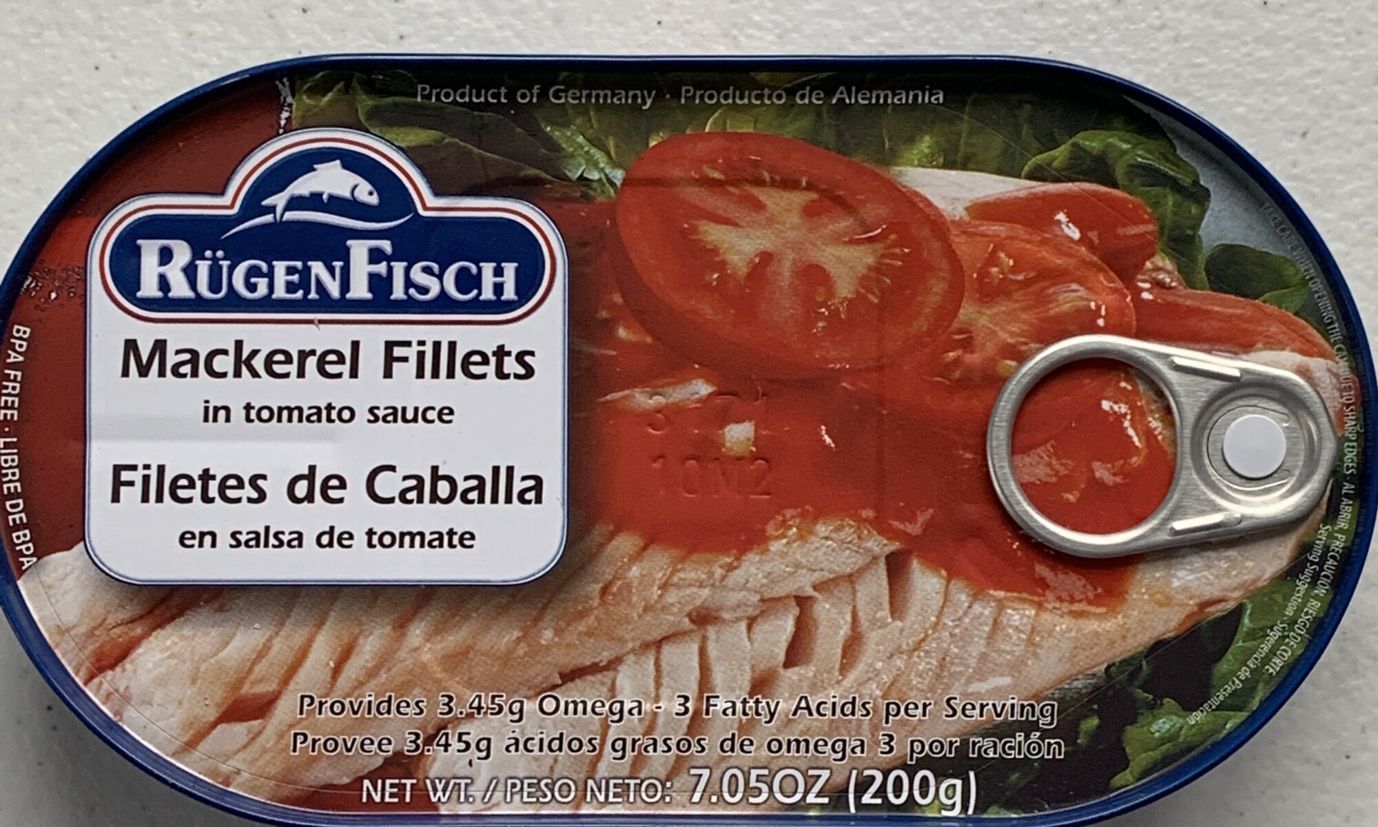 Image of the front of a tin of Rügen Fisch Mackerel Fillets in Tomato Sauce
