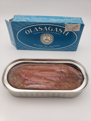 Image of olasagasti anchovies opened tin