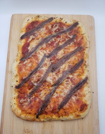 Image of Callol Serrat anchovies on homemade pizza