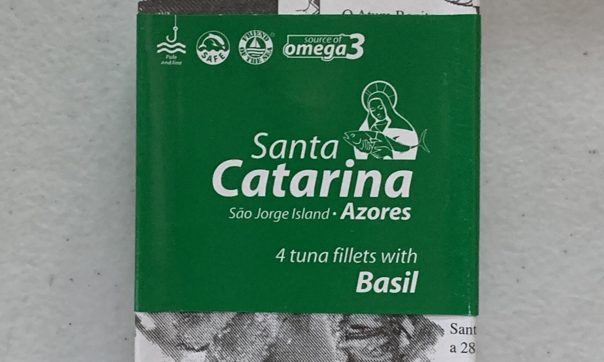 Image of the front of a tin of Santa Catarina Tuna Fillets in Olive Oil and Basil