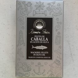 Image of the front of a tin of Ramón Peña Mackerel Fillets in Olive Oil