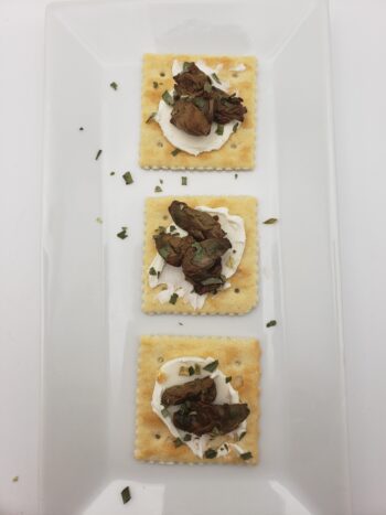 Image of Mary Manette smoked oysters on saltines with cream cheese