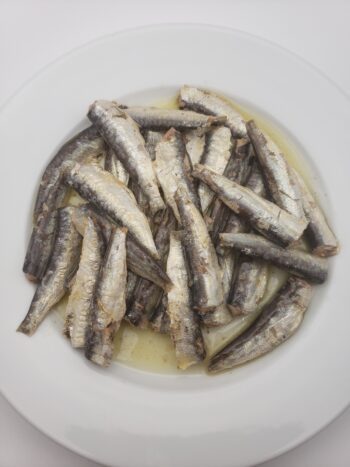 Image of Ramon Pena special anniversaru sardines 30/35 on plate
