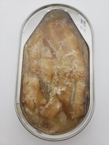 Image of Mary Manette smoked herring opened tin