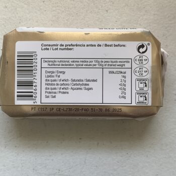 Image of the back of a package of Minerva Skipjack Tuna Fillets in Spiced Olive Oil