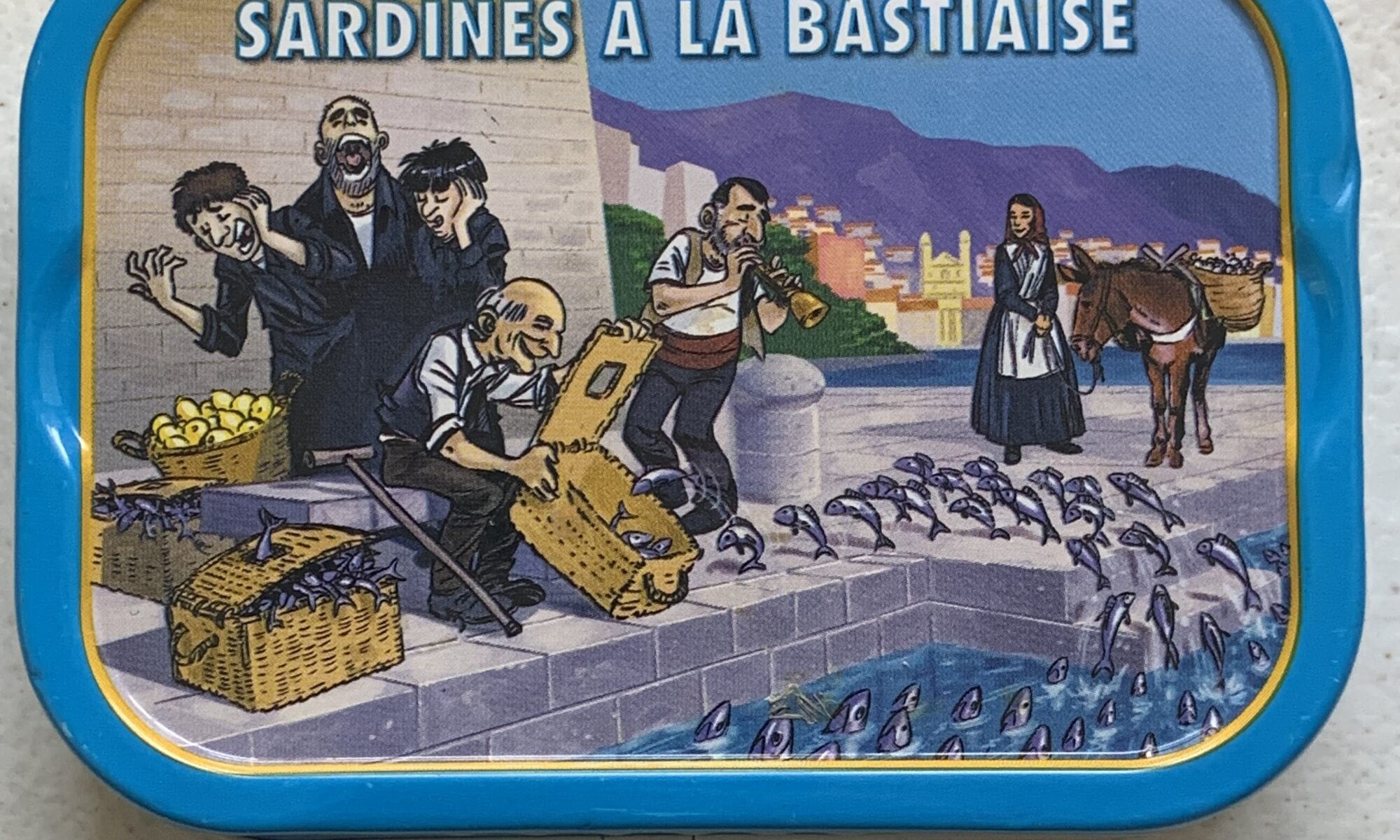 Image of the front of a tin of Ferrigno La Bonne Mer Sardines à la Bastiaise (w/ Lemon, Garlic and Parsley)