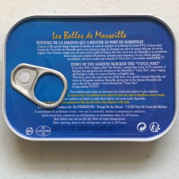 Image of the back of a tin of Ferrigno Les Belles de Marseille Sardines au Pescadou (Stewed in Lemon, Garlic, Parsley)