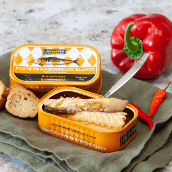 Image of an Open Tin of Ferrigno La Bonne Mer Mackerel Fillets in Organic Olive Oil with Peppers and Chili