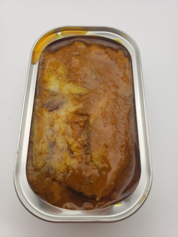 Image of an open tin of Ocean's Mackerel Fillets in Korma Curry Sauce