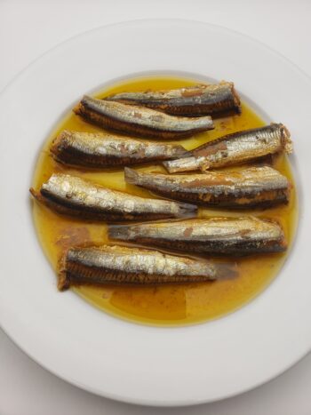 Image of ALbert Menes vintage anchovies on plate