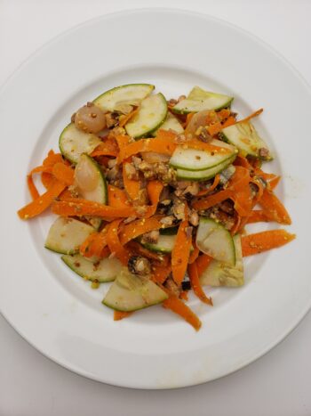 Image of Ati Manel garfish in olive oil with dressed carrots and cucumbers